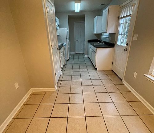4th image of 30 Camily Ct #30