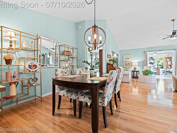 5th image of 1033 Bluebell Ln