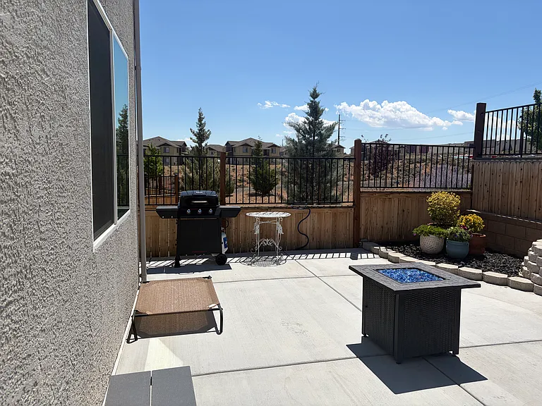 8716 Scenic Sky Dr — Photo 32