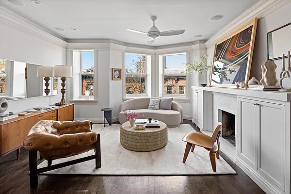 Sold by Compass | media 1