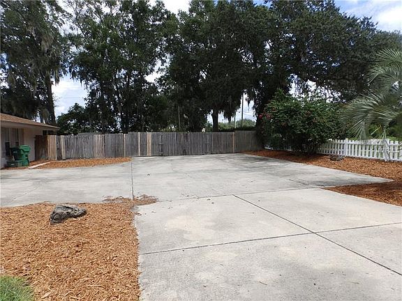 5th image of 1099 Crescent Pkwy