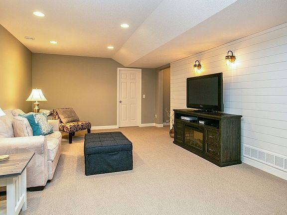 3rd image of 9140 Sunnyvale Dr
