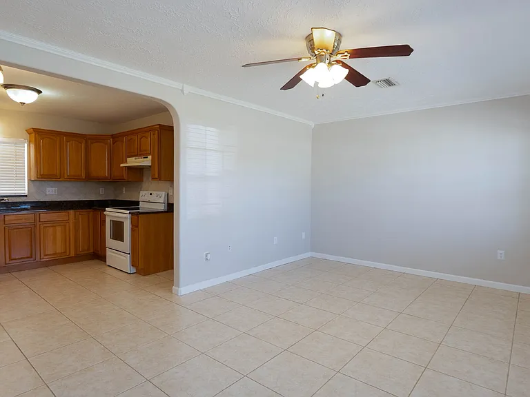 2714 Grand Cayman St — Photo 15
