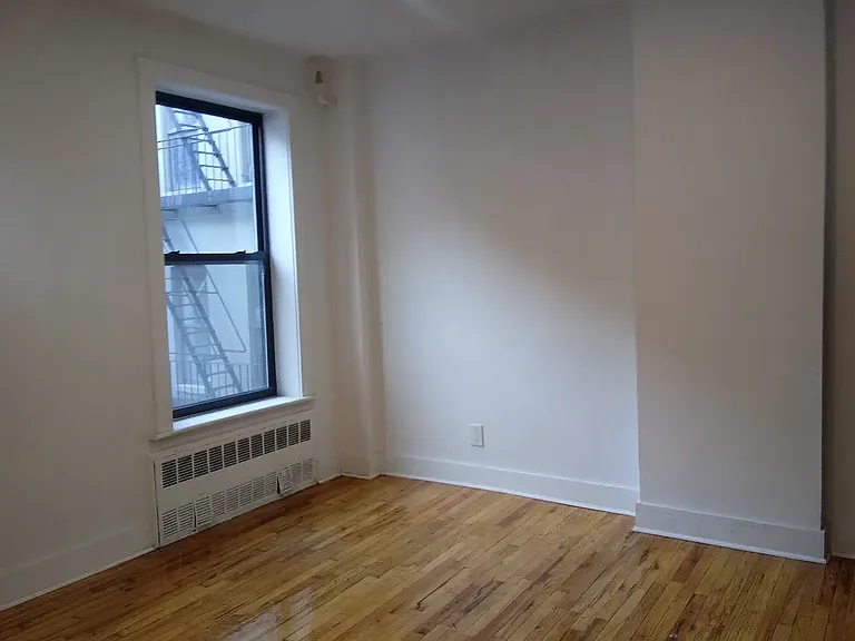 2030 Madison Ave #2D — Photo 2