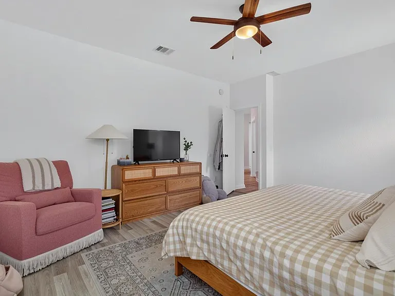 19037 Leigh Ln — Photo 15