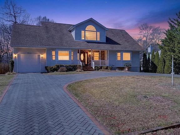 3rd image of 15022 Snowden Dr