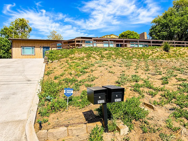 14131 & 14137 Tierra Bonita Rd — Photo 32