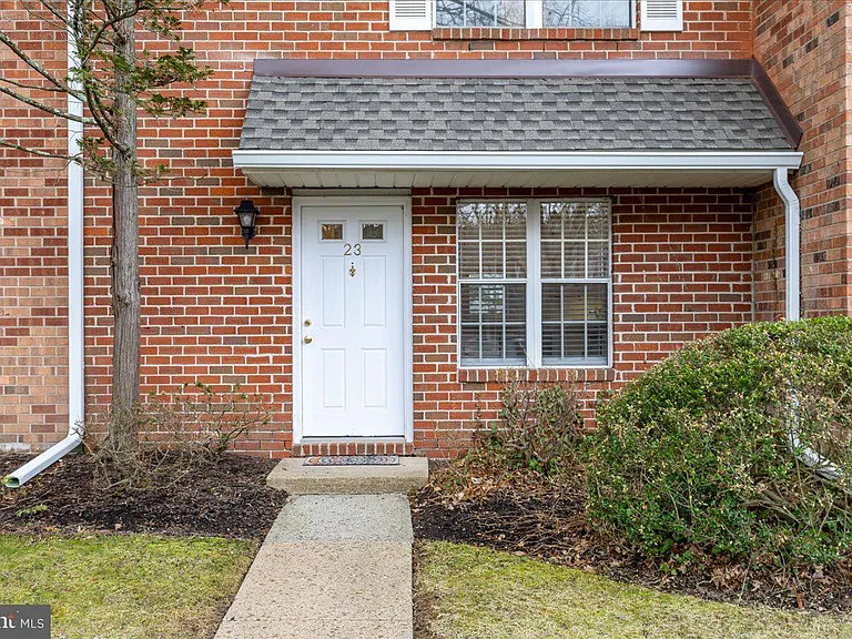 23 Sycamore Ct — Photo 2