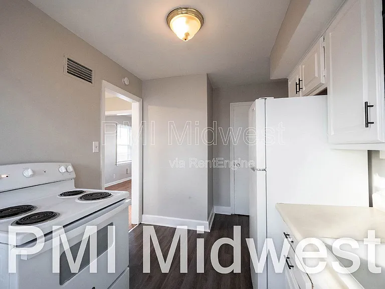 1319 N Alton Ave — Photo 6