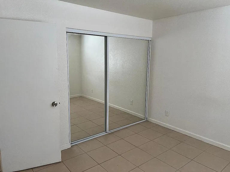 575 Sioux Dr #D — Photo 8