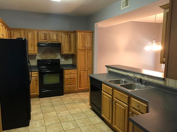 3rd image of 1307 Hillsboro Ln
