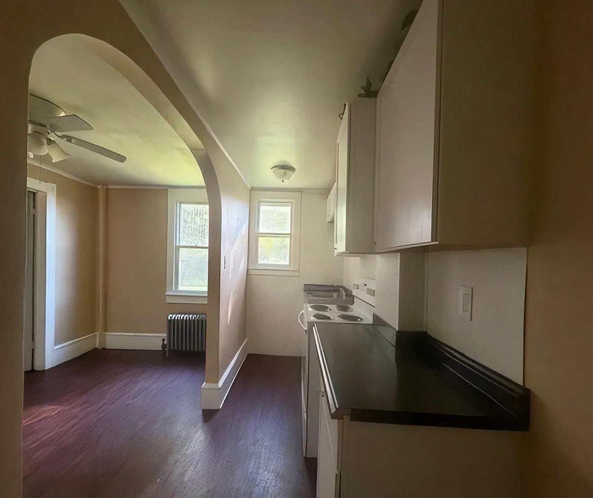 3 bed, $1,150 — Photo 4
