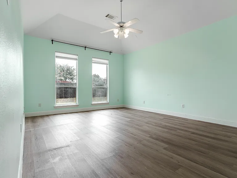 5601 Glenview Ln — Photo 23