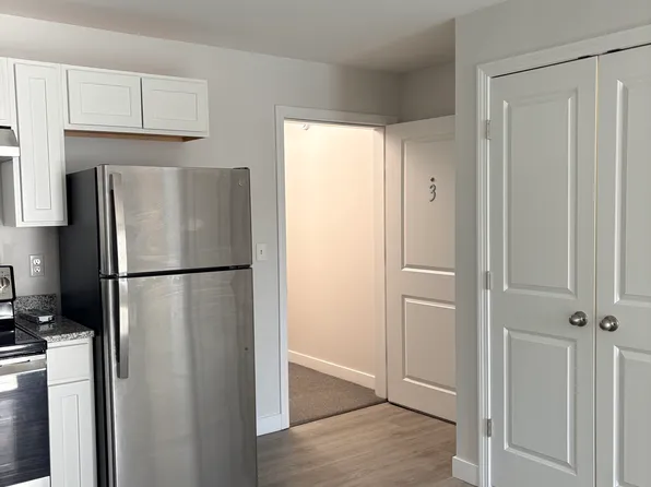 4 Summer St #3, Somersworth, NH 03878