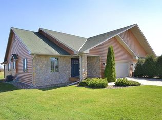 20335 Geneva Trl, Faribault, MN 55021