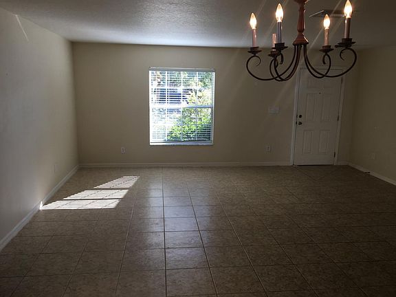 4th image of 30921 Sonnet Glen Dr