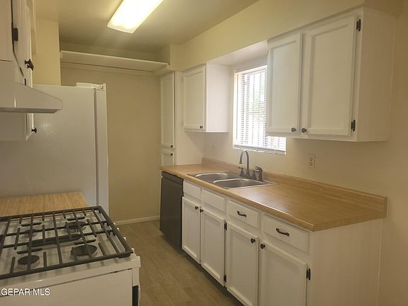 4th image of 10914 Highwood Way