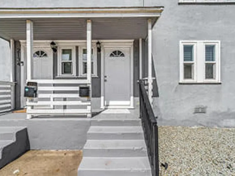 2136 Drescher St — Photo 14