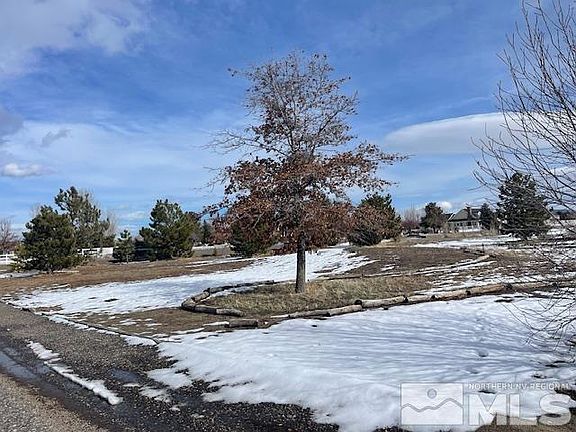 3rd image of 1049 Country Ln