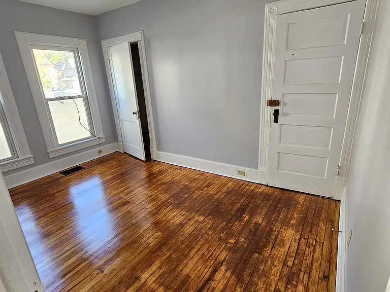 15 Myrtle Ave #2 — Photo 2