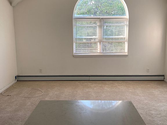 3rd image of 128 12th Ave
