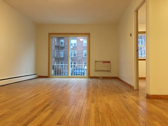 5th image of 14425 37th Ave #2FL