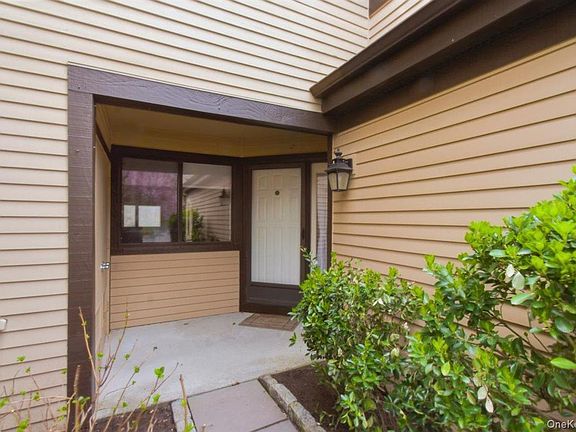 4th image of 63 Deerfield Lane #63