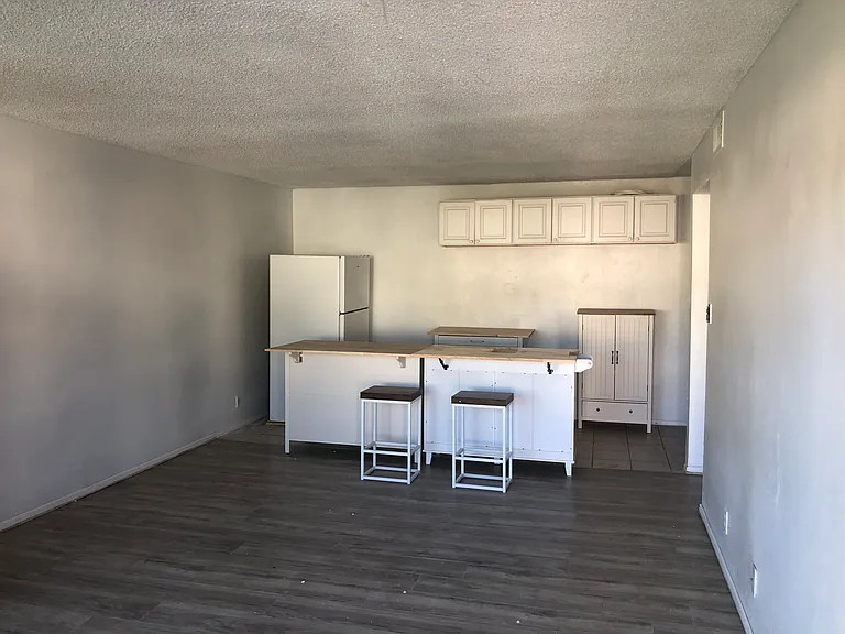6453 Kanan Rd #B — Photo 17