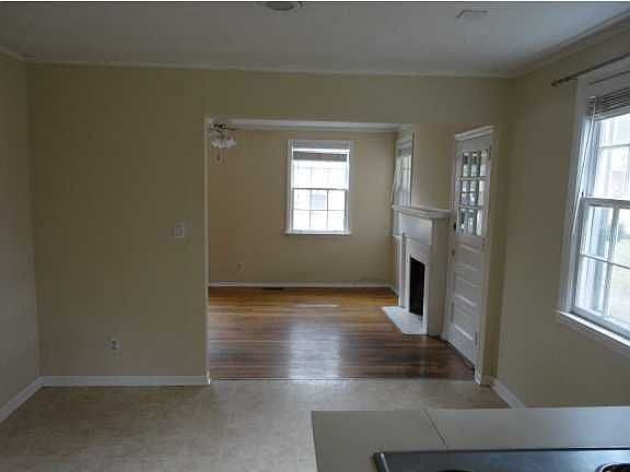 4th image of 303 Bradley Dr