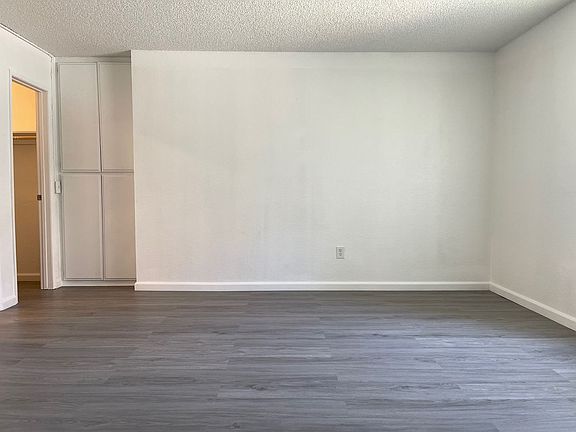 3rd image of 11438 Killion St APT 1