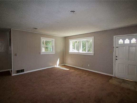 4th image of 4824 Dilworth Ct