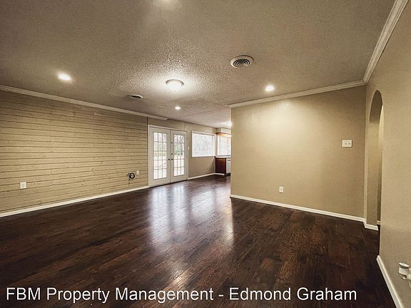 4th image of 409 Carol Ave