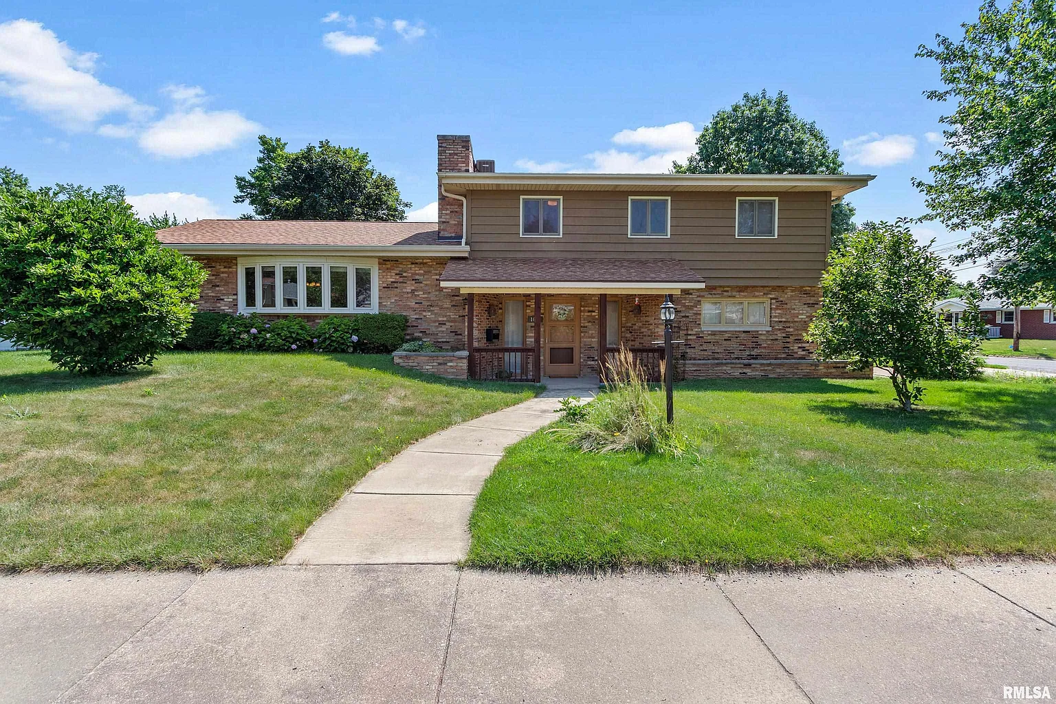 1612 Deppert Dr photo 1