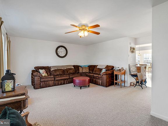 4th image of 115 N Savanna Dr