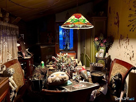 2nd image of 464 Lopus Road