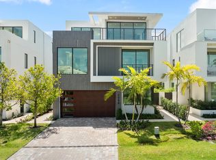 1066 Del Harbour Dr, Delray Beach, FL 33483