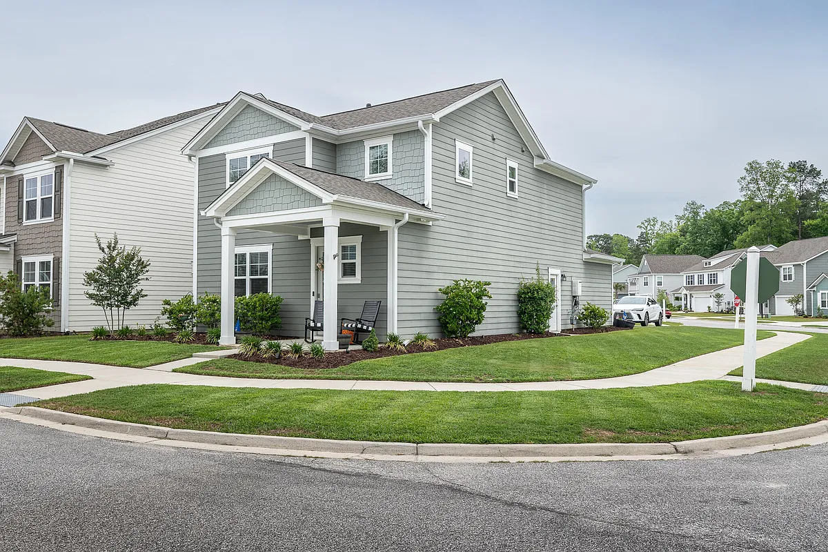 Building Photo - 153 Brant Dr