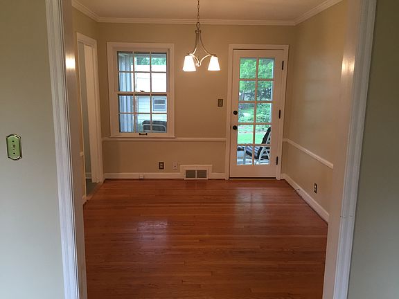 4th image of 2521 W 50th St