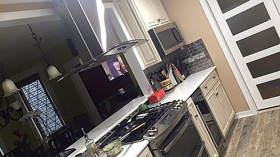 4th image of 142 Woodlawn Ave