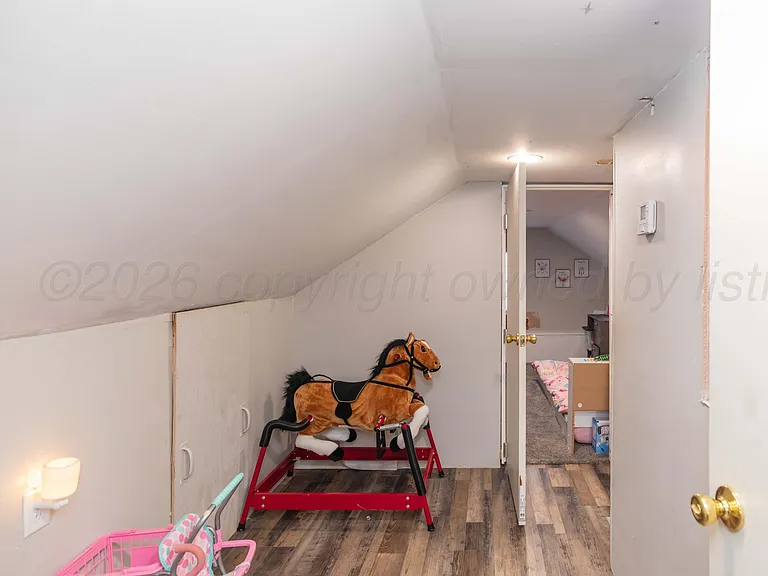 216 W 5th St — Photo 28