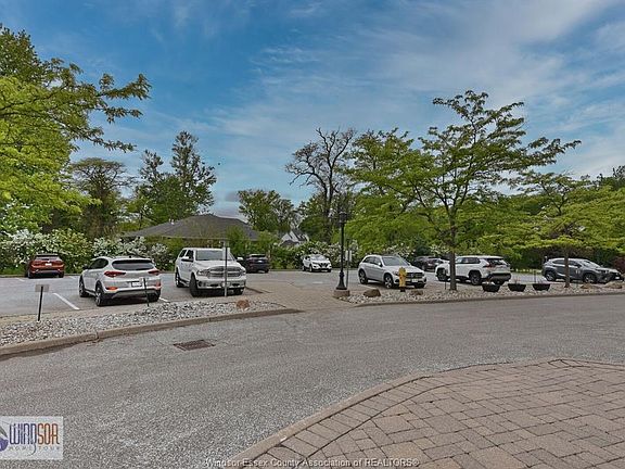 4th image of 34 Boblo Island Blvd #305