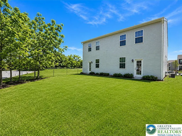 1143 Lova Ln — Photo 25