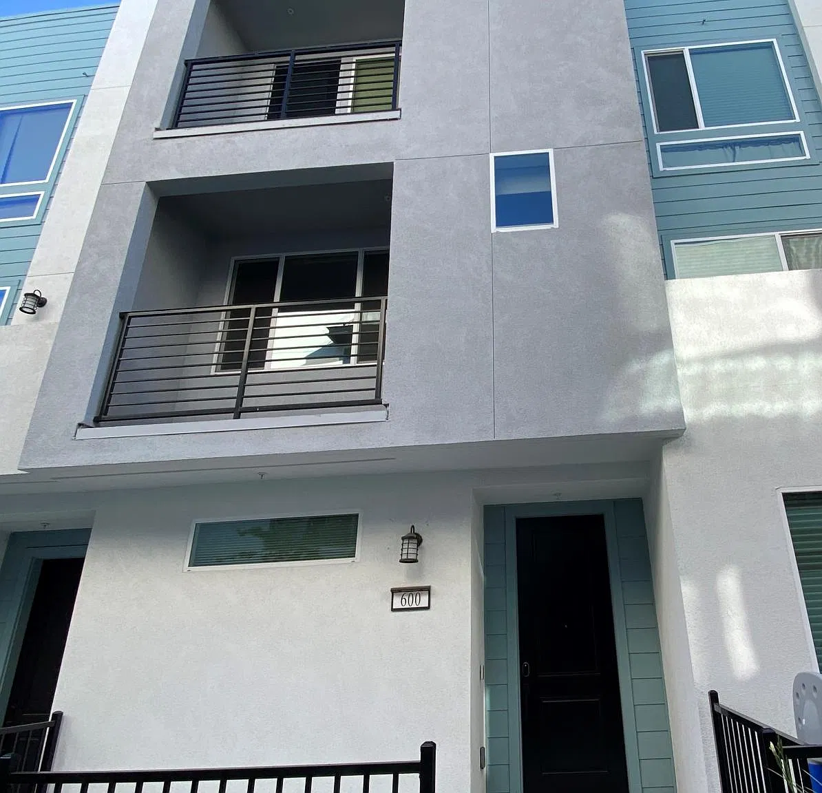 3 bed, 1370 sqft, $4,000 — Photo 1