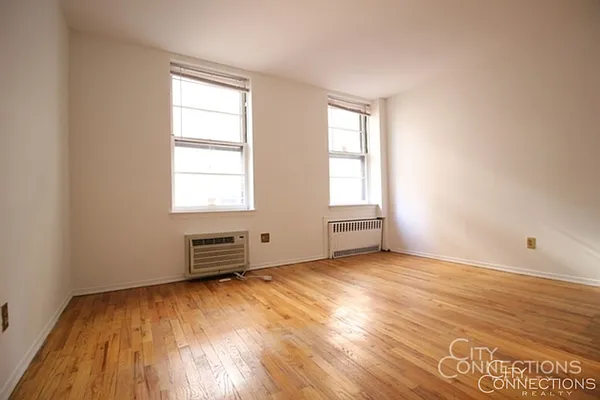 Rented by City Connections Realty | media 9