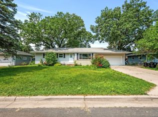 5239 Oconnell Dr, Mounds View, MN 55112