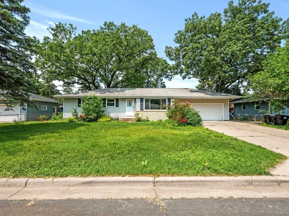 5239 Oconnell Dr, Mounds View, MN 55112