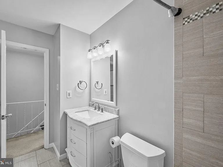 2035 S Glebe Rd — Photo 24