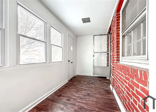 414 Avondale Rd — Photo 22