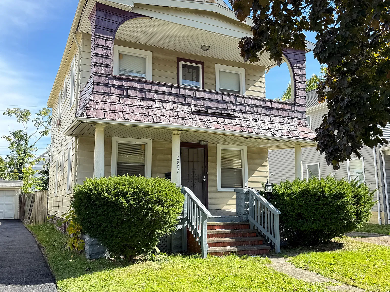 3 bed, 885 sqft, $995 — Photo 1