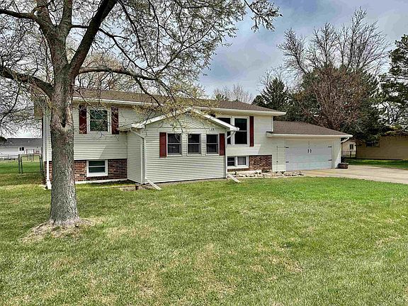 2nd image of 314 Skyview Dr.